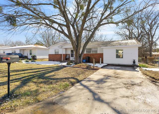 Property at 909 Williams, Ada, OK 74820, 3 beds, 1 bath