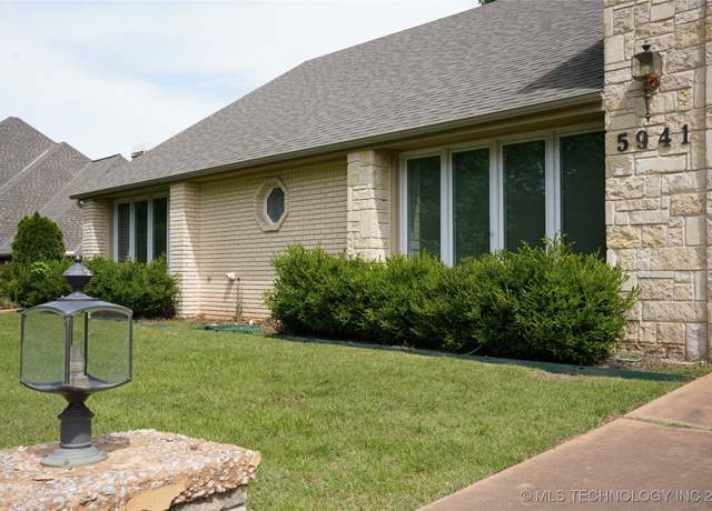 Property at 5941 E 87th St, Tulsa, OK 74133, 3 beds, 3.5 baths