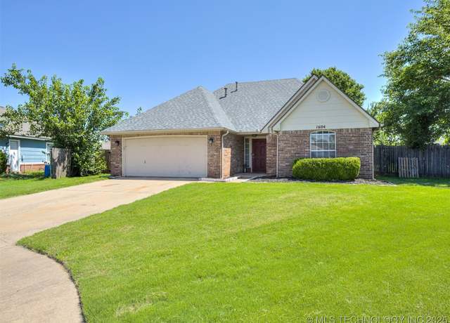 Property at 1604 W Los Angeles Cir, Broken Arrow, OK 74011, 3 beds, 2 baths