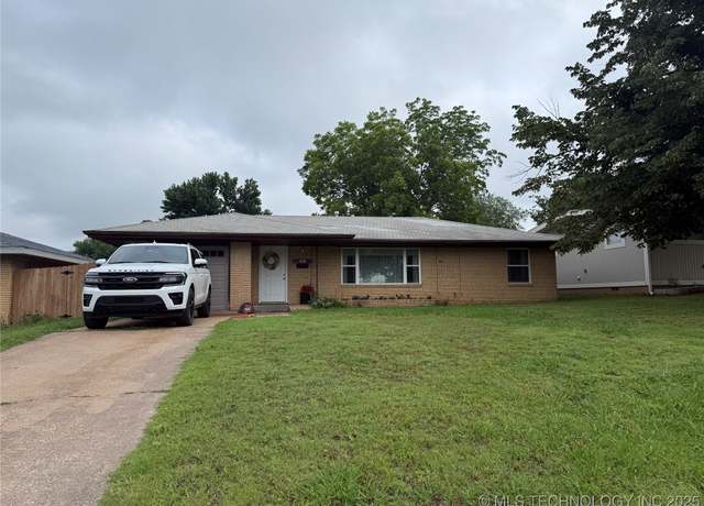Property at 1436 E Broadway, Cushing, OK 74023, 2 beds, 1 bath