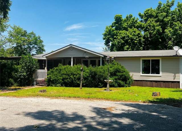 Property at 26445 E 61st St S, Broken Arrow, OK 74014, 3 beds, 2 baths