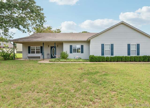 Property at 55 Hickory Ln, Sand Springs, OK 74063, 3 beds, 2 baths