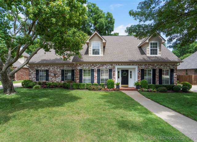 Property at 801 S Redwood Ave, Broken Arrow, OK 74012, 4 beds, 3.5 baths