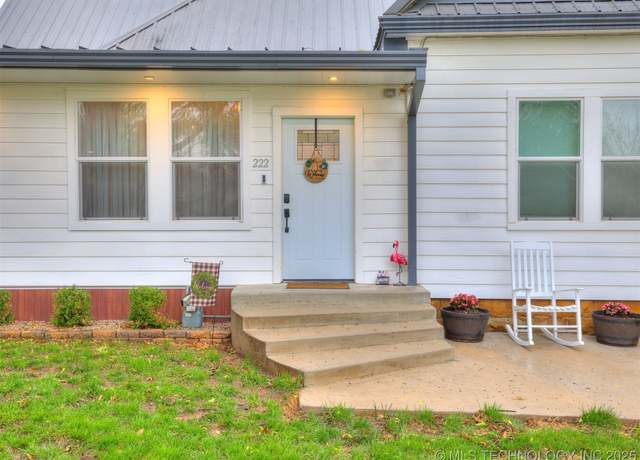 Property at 222 E Pecan St, Coweta, OK 74429, 4 beds, 2.5 baths