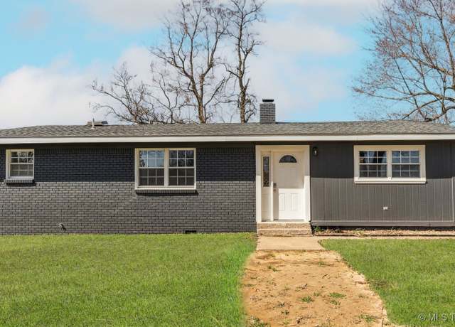 Property at 18446 E 112th St, Owasso, OK 74055, 3 beds, 2 baths