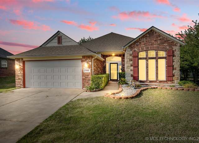 Property at 7440 E Indianola St, Broken Arrow, OK 74014, 3 beds, 2 baths