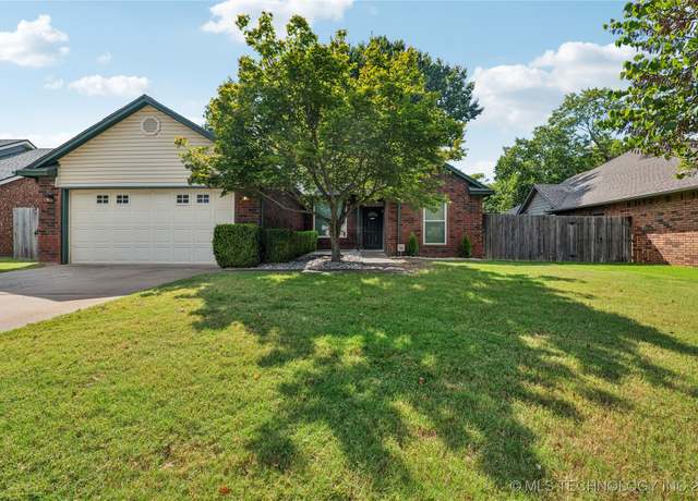 Property at 11318 S 108th EastAvenue, Bixby, OK 74008, 3 beds, 2 baths