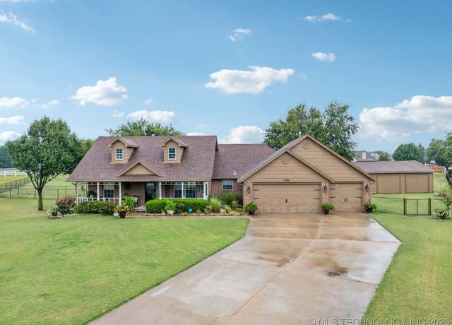 Property at 17765 Persimmon Ct, Collinsville, OK 74021, 3 beds, 2 baths