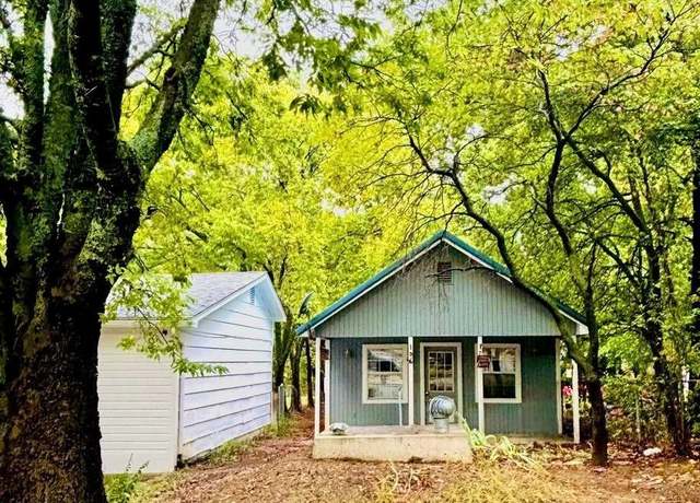 Property at 207 N Willis St, Kingston, OK 73439, 2 beds, 1 bath