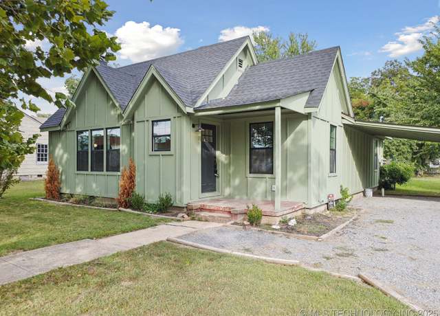 Property at 117 S Vann St, Pryor, OK 74361, 3 beds, 2 baths