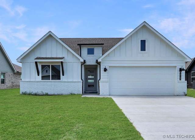Property at 10100 E 132nd St S, Bixby, OK 74014, 4 beds, 2 baths