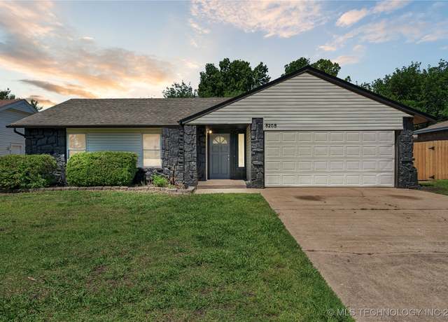 Property at 8208 N 122nd EastAvenue, Owasso, OK 74055, 3 beds, 2 baths