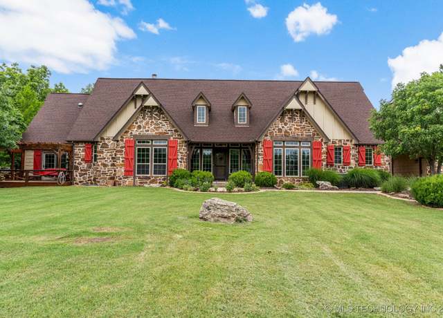 Property at 2923 E 134th St, Bixby, OK 74008, 3 beds, 3.5 baths