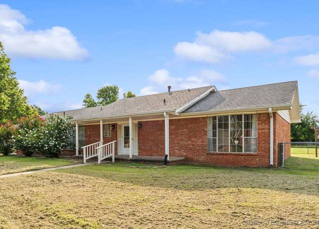 Property at 412 Cobblestone Ct, Pryor, OK 74361, 3 beds, 2.5 baths