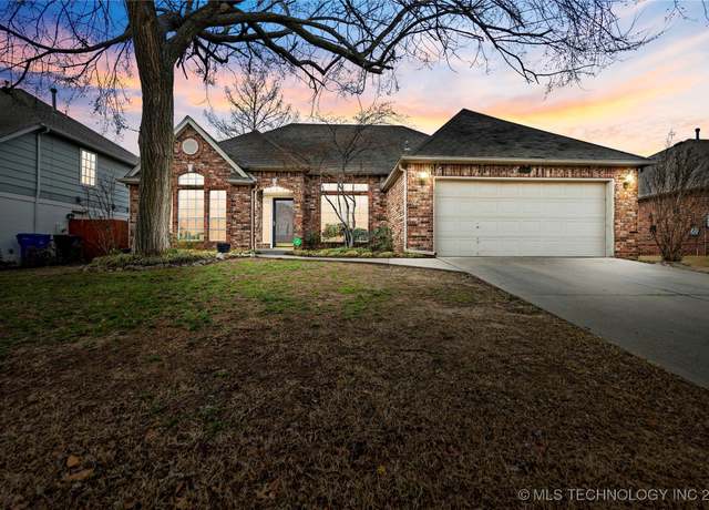 Property at 3740 W Freeport St, Broken Arrow, OK 74012, 3 beds, 2 baths