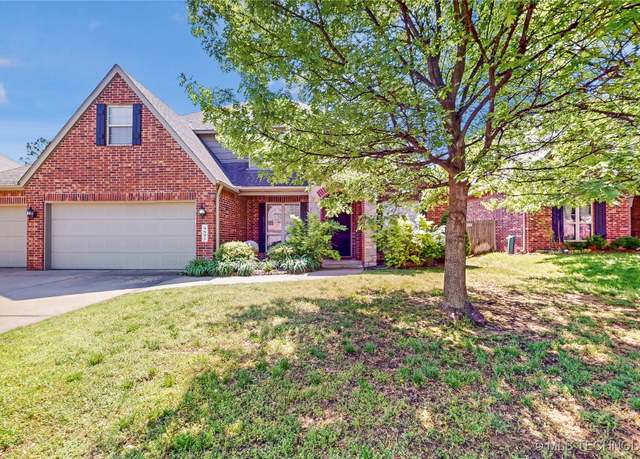 Property at 4601 W Memphis St, Broken Arrow, OK 74012, 4 beds, 3.5 baths