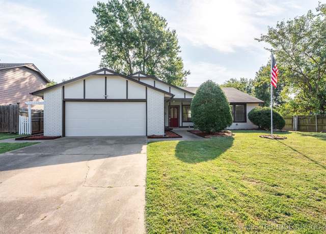 Property at 1805 S Aster Ave, Broken Arrow, OK 74012, 4 beds, 2 baths