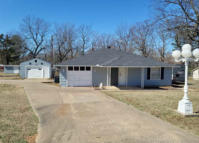 Property at 308 Main St, Eufaula, OK 74432, 3 beds, 2 baths
