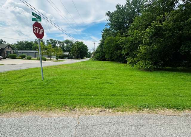 Property at 101 E 1st St, Skiatook, OK 74070