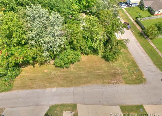 Property at 101 E 1st St, Skiatook, OK 74070