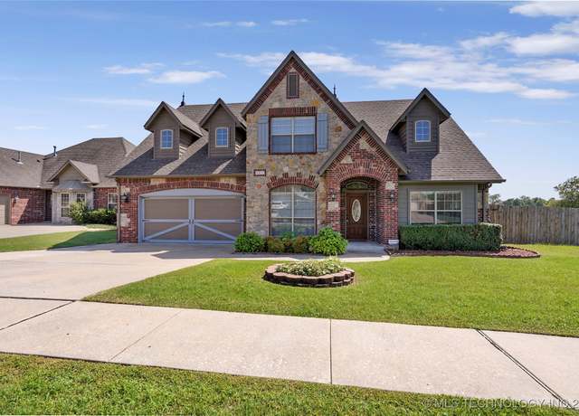 Property at 1317 W Dover St, Broken Arrow, OK 74012, 4 beds, 2.5 baths