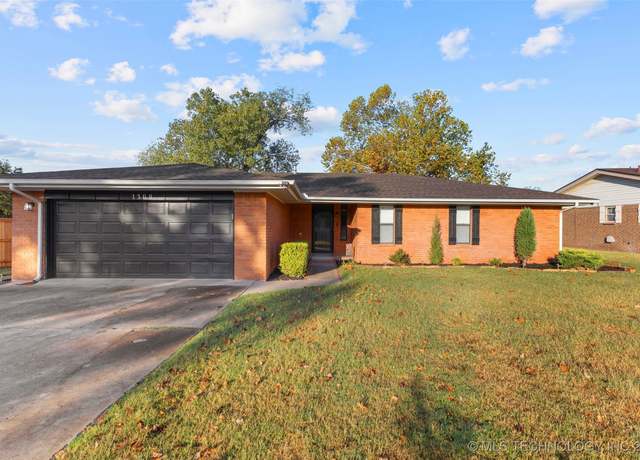 Property at 1309 Willow Brk, Ada, OK 74820, 3 beds, 2 baths