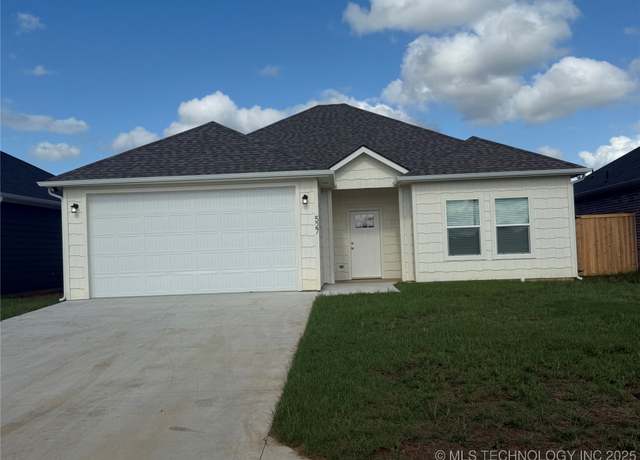 Property at 527 Worth St, Durant, OK 74701, 3 beds, 2 baths
