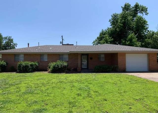 Property at 1011 E 11th St, Cushing, OK 74023, 4 beds, 2 baths