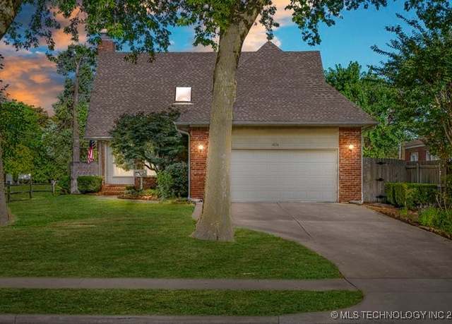 Property at 1620 S Florence Pl, Tulsa, OK 74104, 3 beds, 2.5 baths