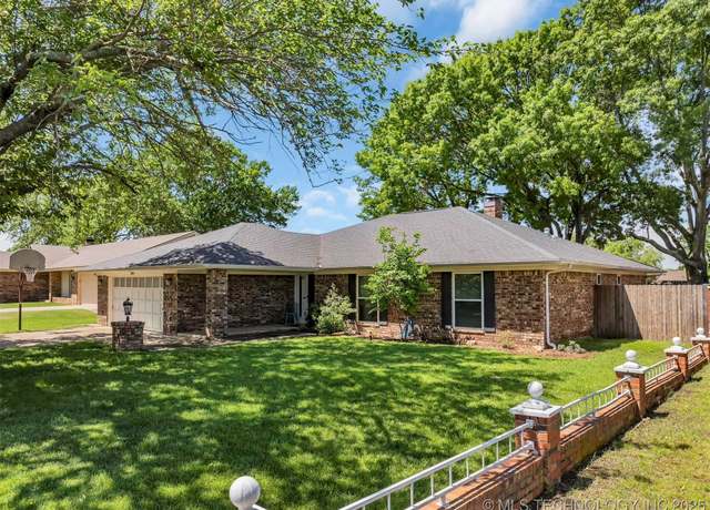 Property at 1205 Beaverly, Ardmore, OK 73401, 3 beds, 2 baths