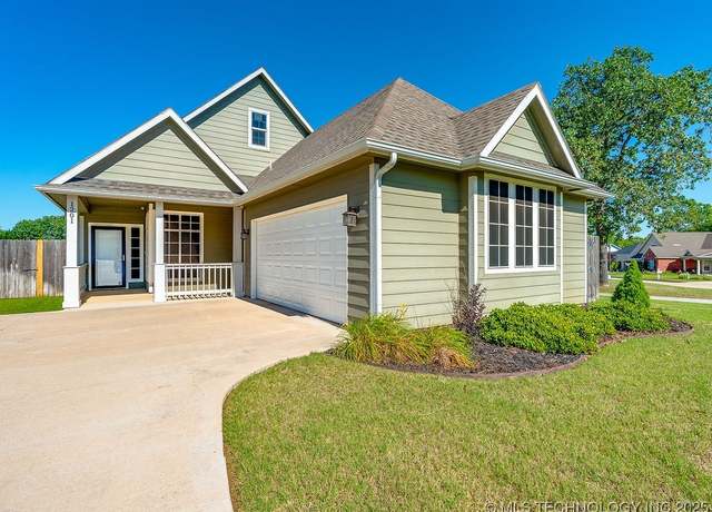 Property at 1201 Marley, Ada, OK 74820, 3 beds, 2 baths