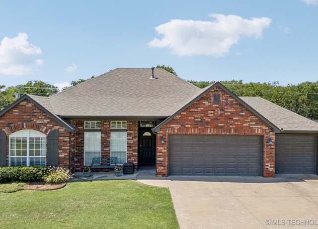 Property at 7710 N 161st EastCourt, Owasso, OK 74055, 4 beds, 2 baths