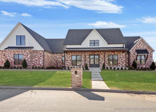 Property at 4830 W 77th Pl S, Tulsa, OK 74132, 5 beds, 4.5 baths