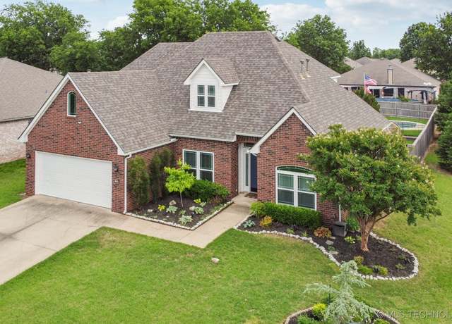 Property at 19804 E 45th St S, Broken Arrow, OK 74014, 4 beds, 2.5 baths