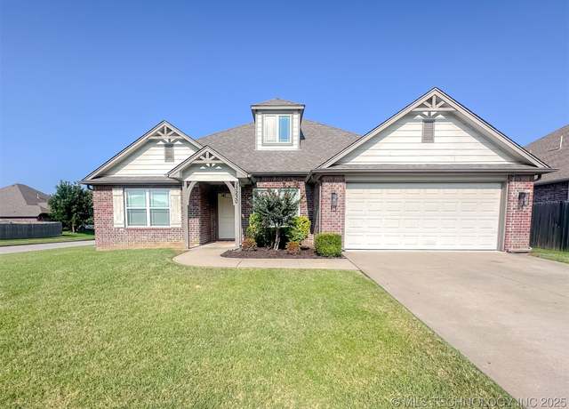Property at 13230 S 21st St, Bixby, OK 74008, 3 beds, 2 baths