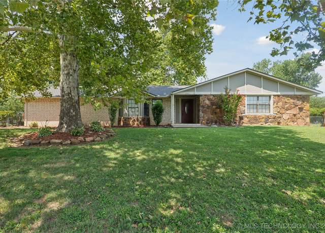 Property at 14925 W 17th St S, Sand Springs, OK 74063, 4 beds, 2 baths
