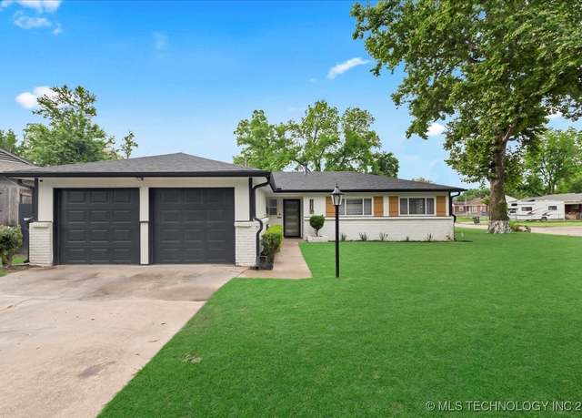 Property at 1008 E 54th St S, Tulsa, OK 74105, 3 beds, 1.5 baths