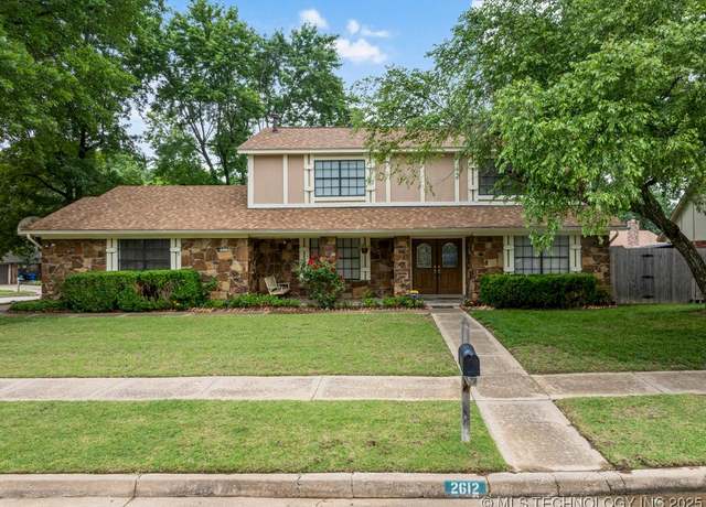Property at 2612 W Quincy St, Broken Arrow, OK 74012, 4 beds, 2.5 baths