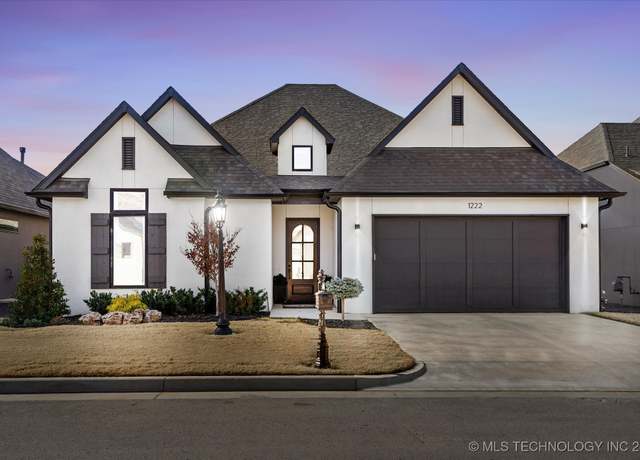 Property at 1222 N 71st Pl, Broken Arrow, OK 74014, 3 beds, 3 baths