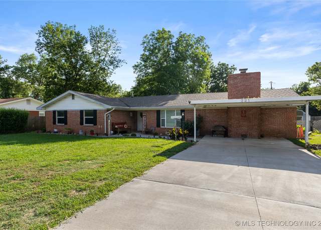Property at 221 S Harvey, Ada, OK 74820, 4 beds, 1.5 baths
