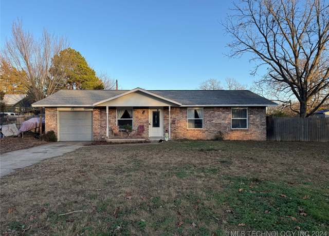 Property at 1105 S D And H St, Cleveland, OK 74020, 3 beds, 1.5 baths