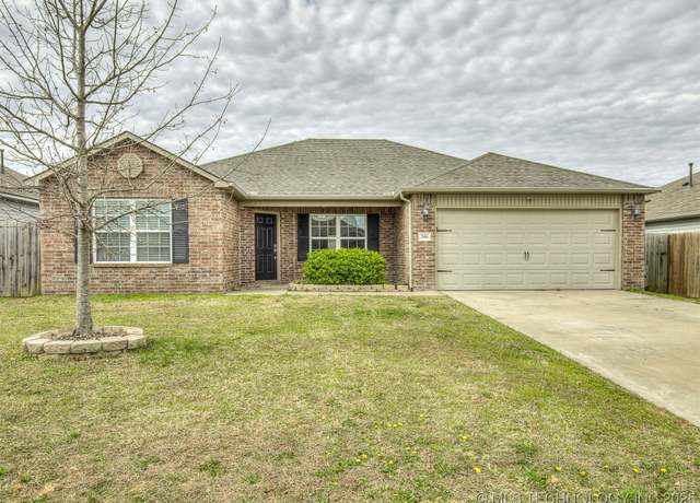 Property at 25406 E 93rd Ct S, Broken Arrow, OK 74014, 4 beds, 2 baths