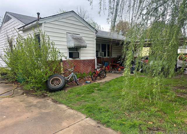 Property at 526 Cedar Ln, Okmulgee, OK 74447, 3 beds, 2 baths