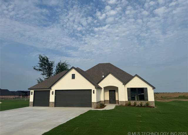 Property at 14129 N 54th EastAvenue, Collinsville, OK 74021, 3 beds, 2 baths
