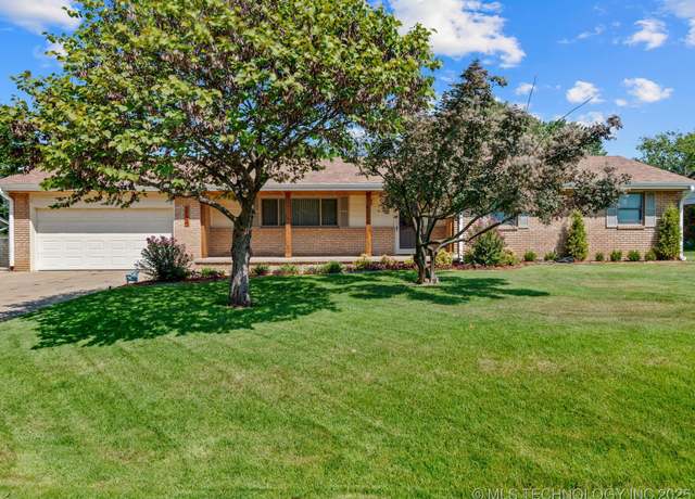 Property at 3704 SE Velma Dr, Bartlesville, OK 74006, 3 beds, 2 baths