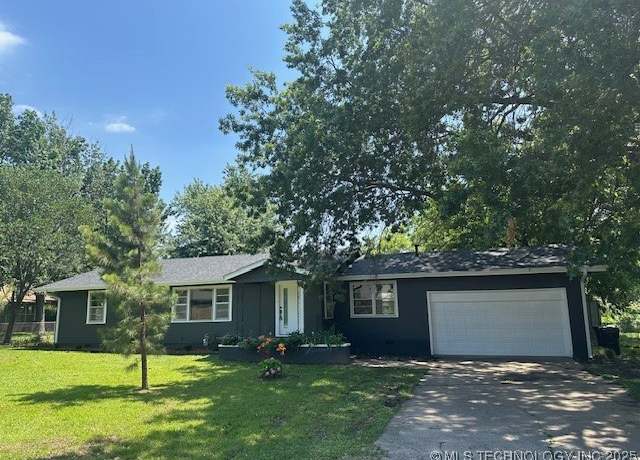 Property at 111 E 13th Pl, Claremore, OK 74017, 3 beds, 2 baths