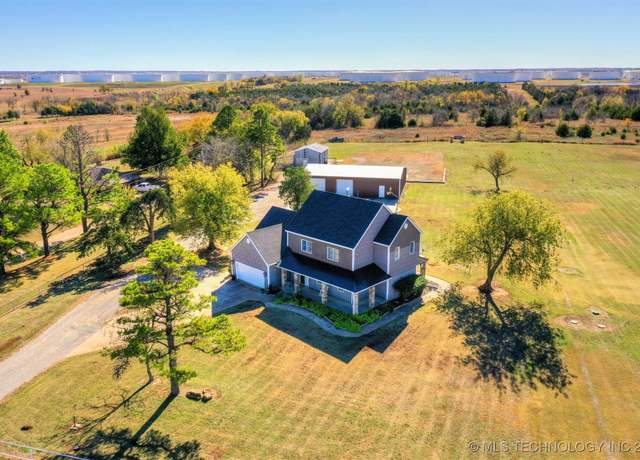 Property at 1917 E Eseco Rd, Cushing, OK 74023, 3 beds, 3.5 baths