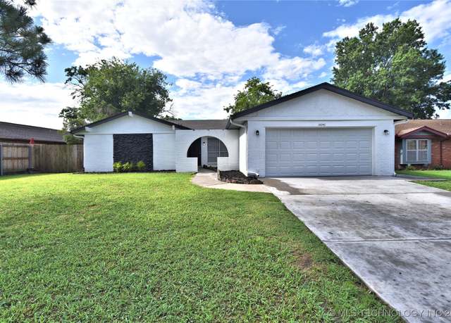 Property at 10046 E 29th St, Tulsa, OK 74129, 3 beds, 2 baths