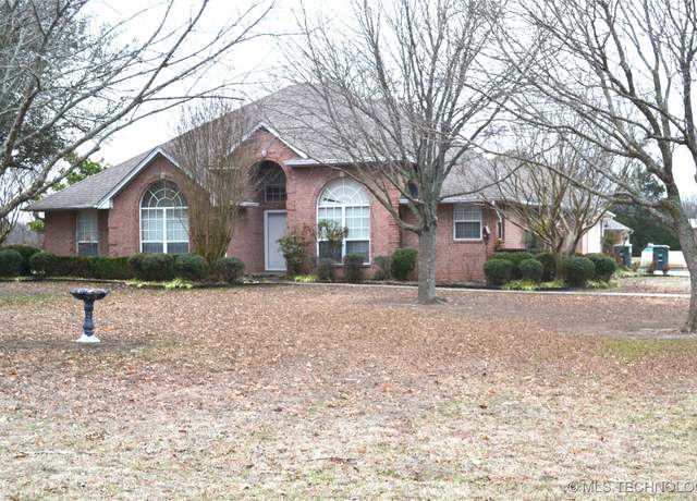 Property at 935 Majestic Hills Rd, Ardmore, OK 73401, 3 beds, 2 baths