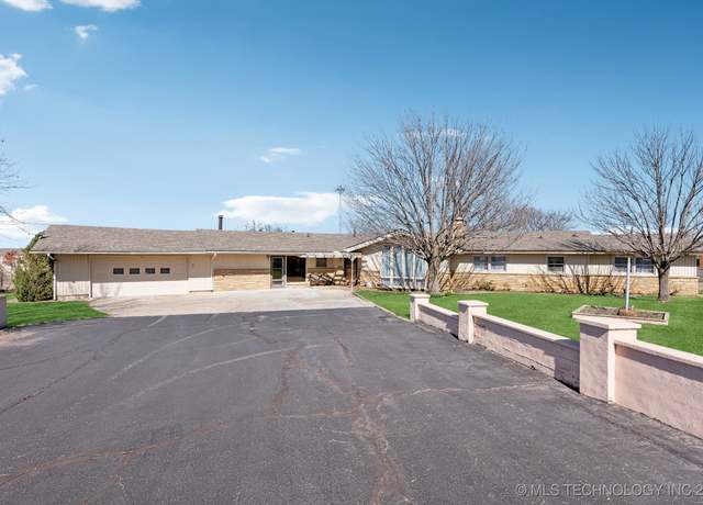 Property at 2131 S Memorial Dr S, Tulsa, OK 74129, 2 beds, 1.5 baths